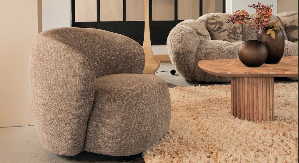 Möbel-Kollektion: moderne Wohnzimmermöbel mit Sessel, Sofa und Couchtisch